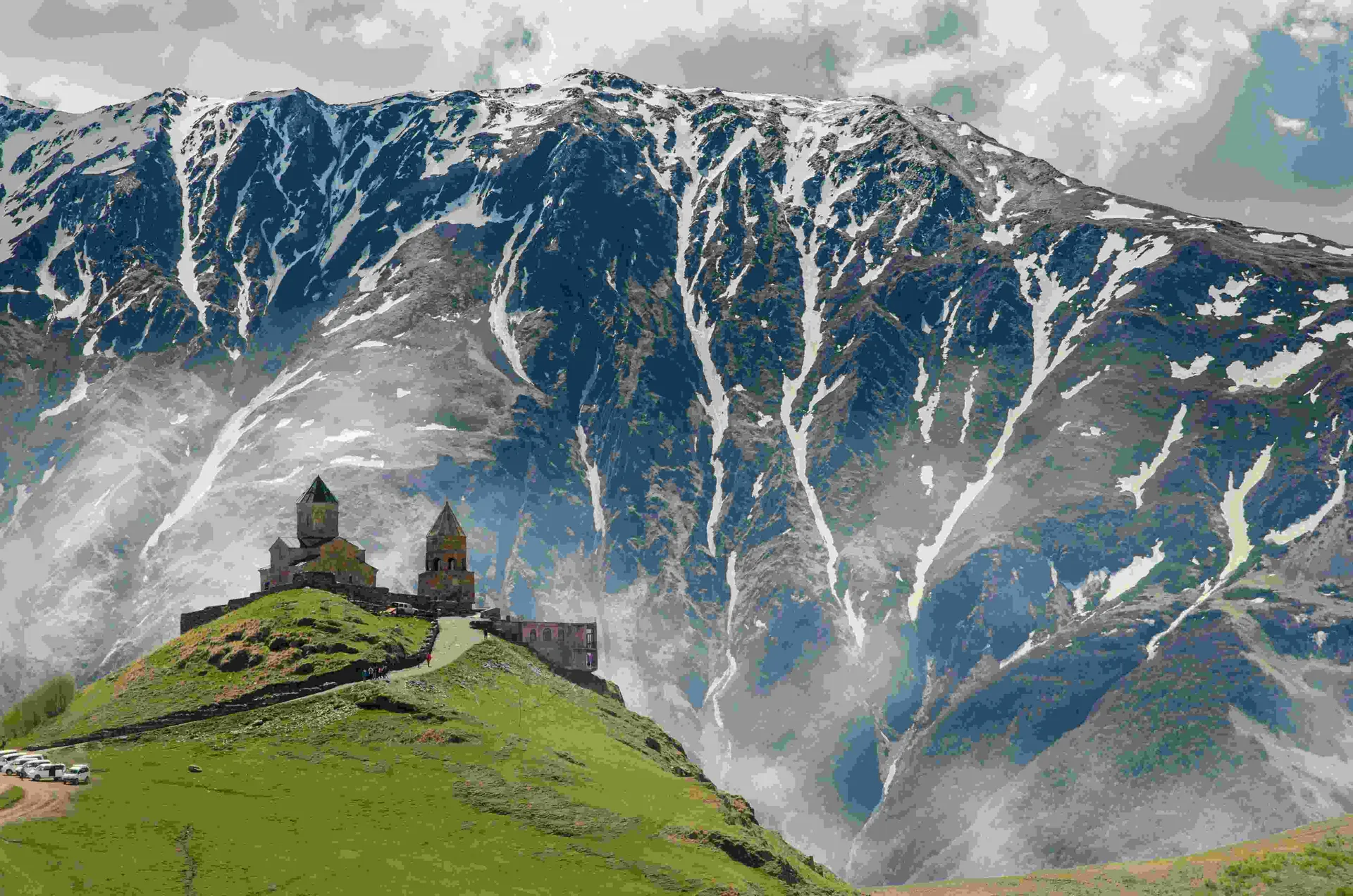 Explore the Snowy Beauty of Gudauri in Georgia