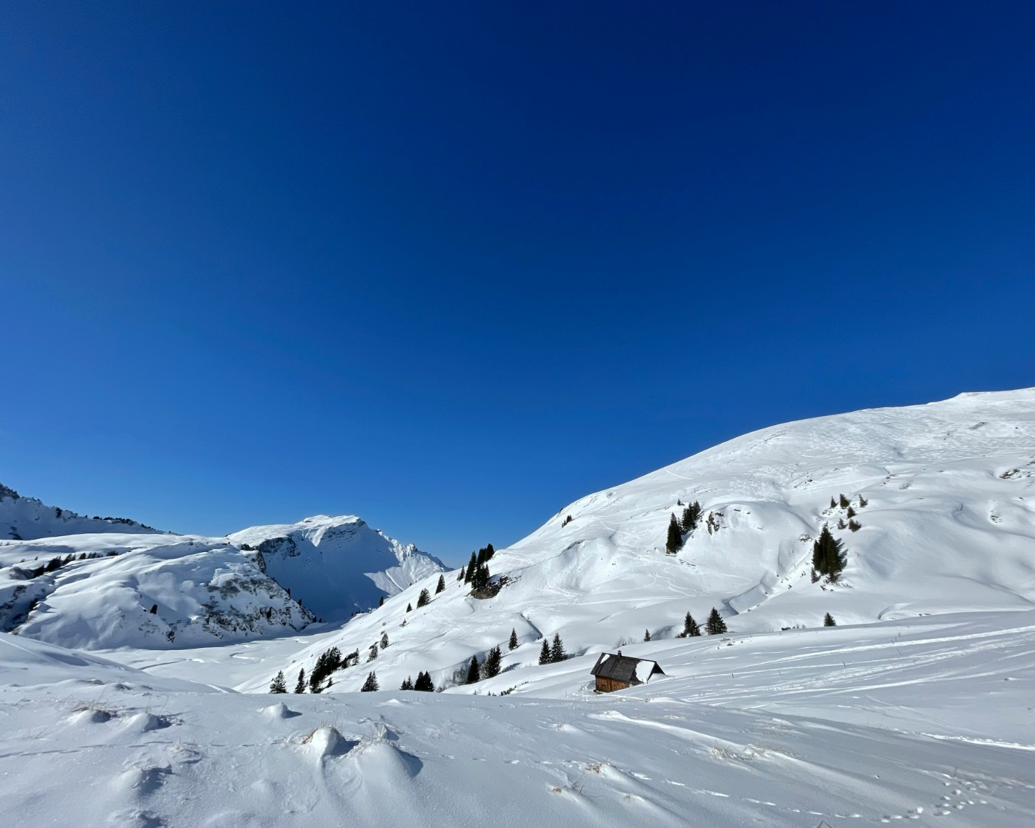 Gulmarg skiing slopes with snow-covered peaks
